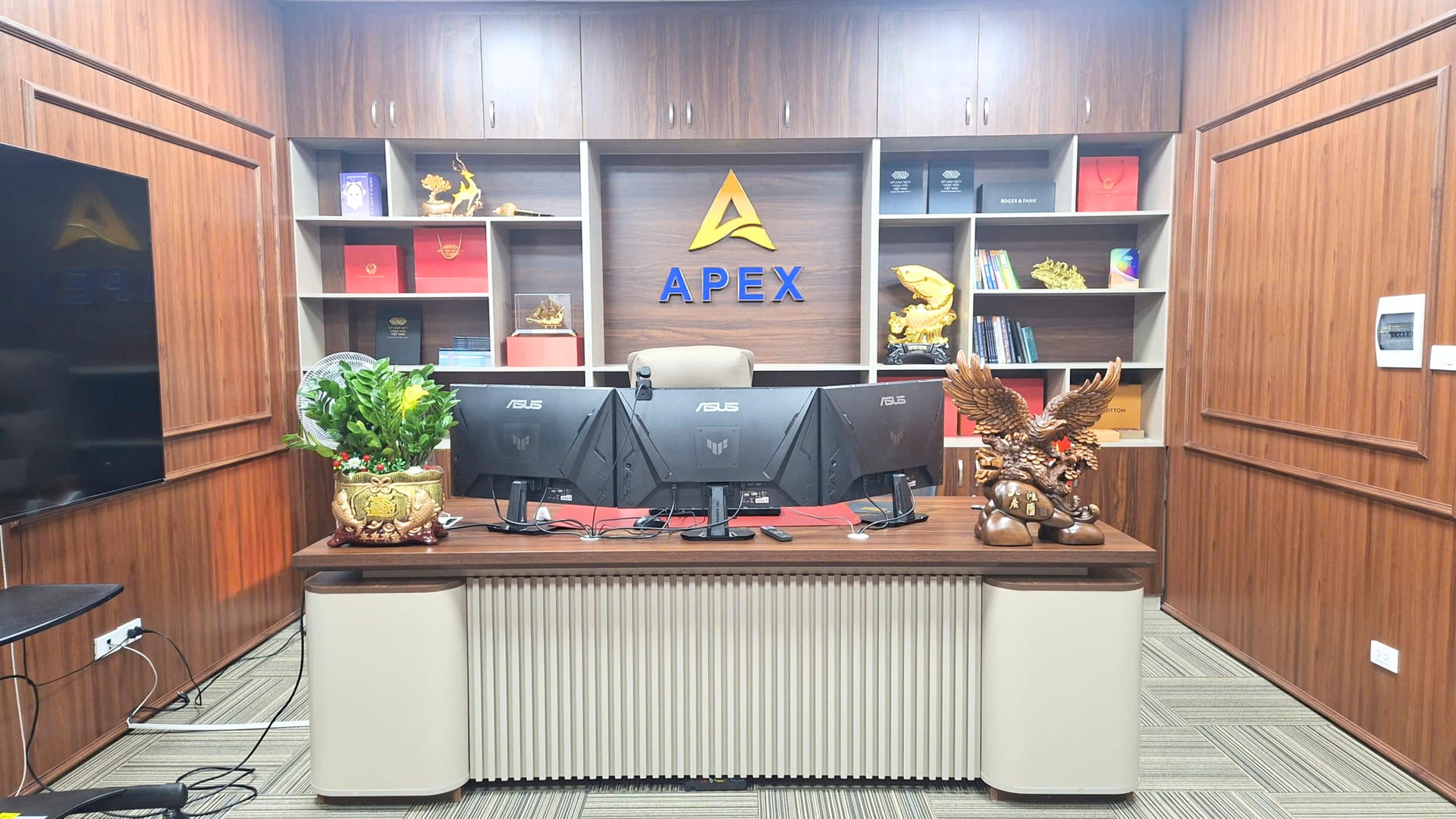Trụ sở APEX 07